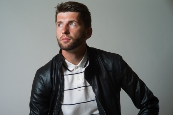 男性が目をそらす心理は 視線を合わせないようにする本音5つ 恋愛up