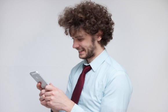 怪しい 彼氏が携帯を隠す 知らなかった 浮気 以外の理由5つ 恋愛up
