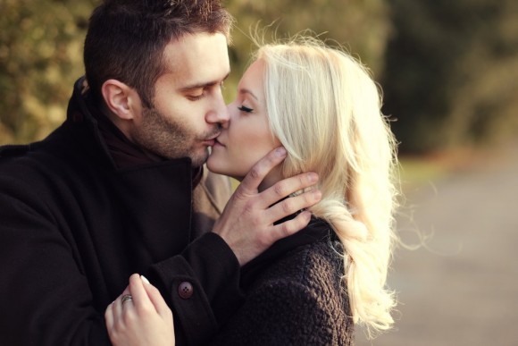 彼氏のキスが長い 心理がわかる彼のアツいくちづけの理由7つ 恋愛up