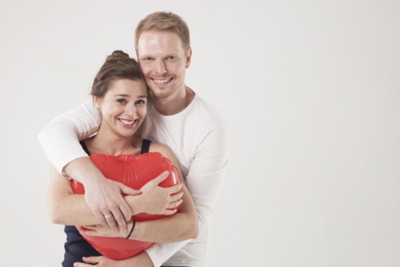 後ろから抱きしめられたい 男性からの ギュッ を引き出す5方法 恋愛up