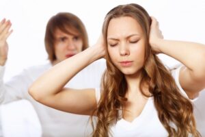 恋愛の終わりを見極めよう 別れが近づいている時のサイン5つ 恋愛up